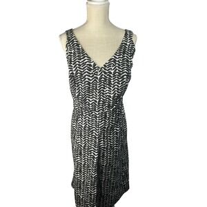 East 5th Women Black White Chevron V-Neck Sleeveless Midi Dress